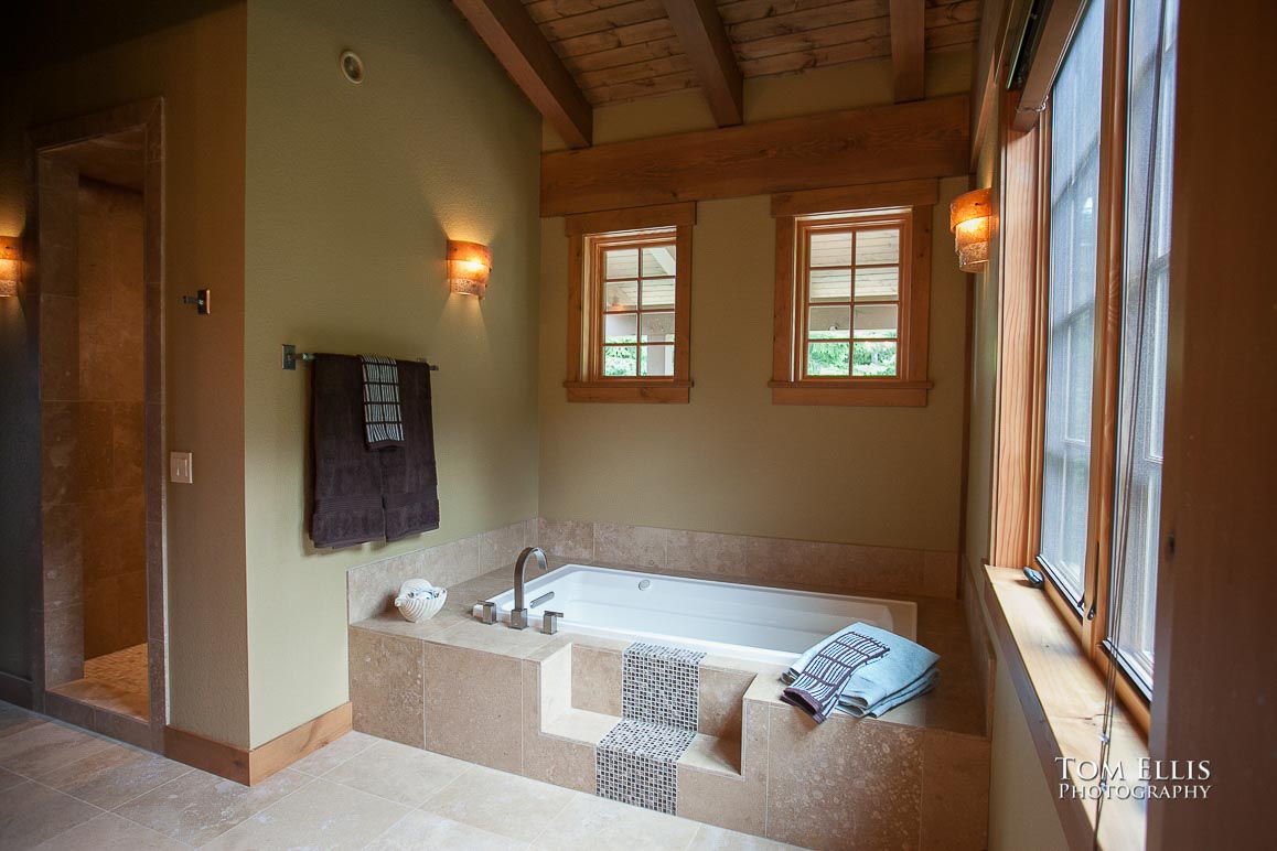 Suncadia cabin, master bathroom photo